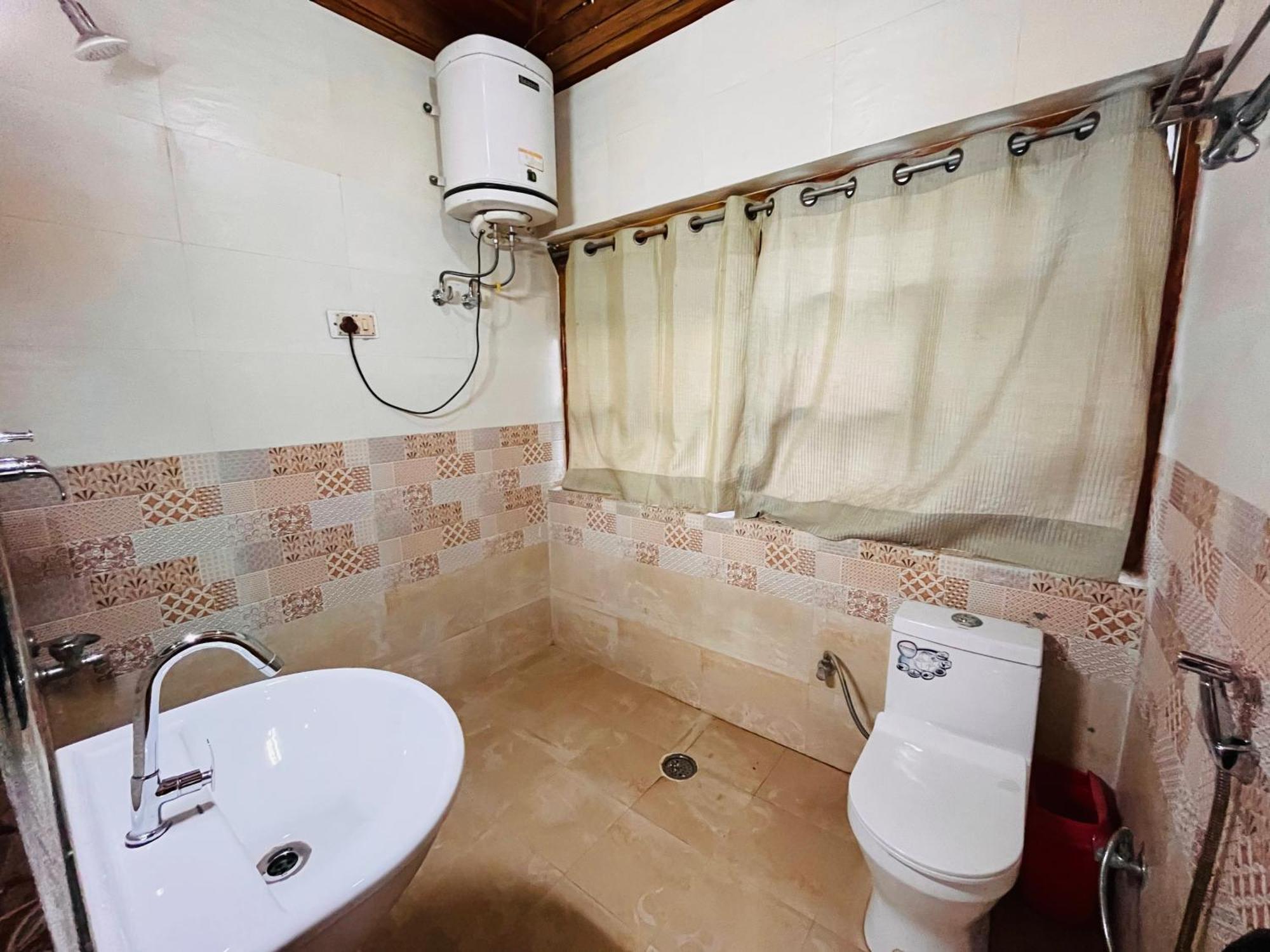 Himalayan River Mountain View 2 Bedrooms Cottage, Manali Exteriör bild